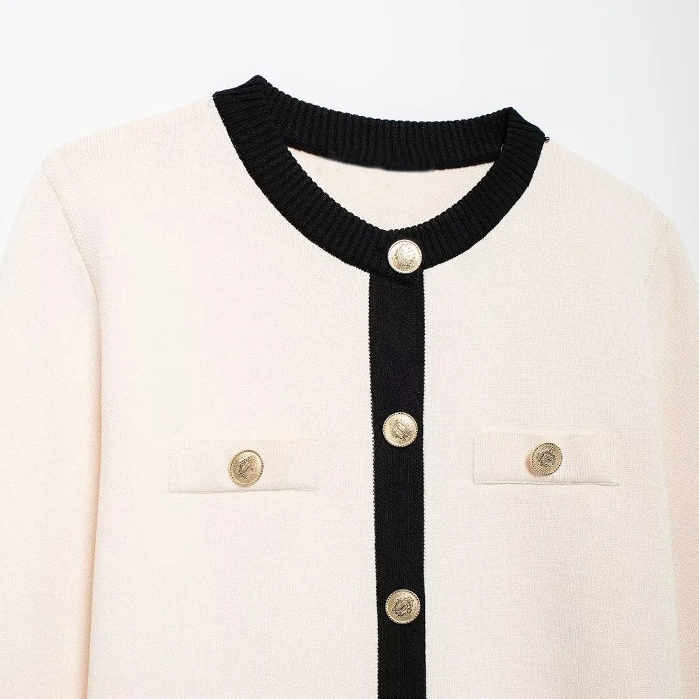 Chic Knitted Cardigan with Buttons